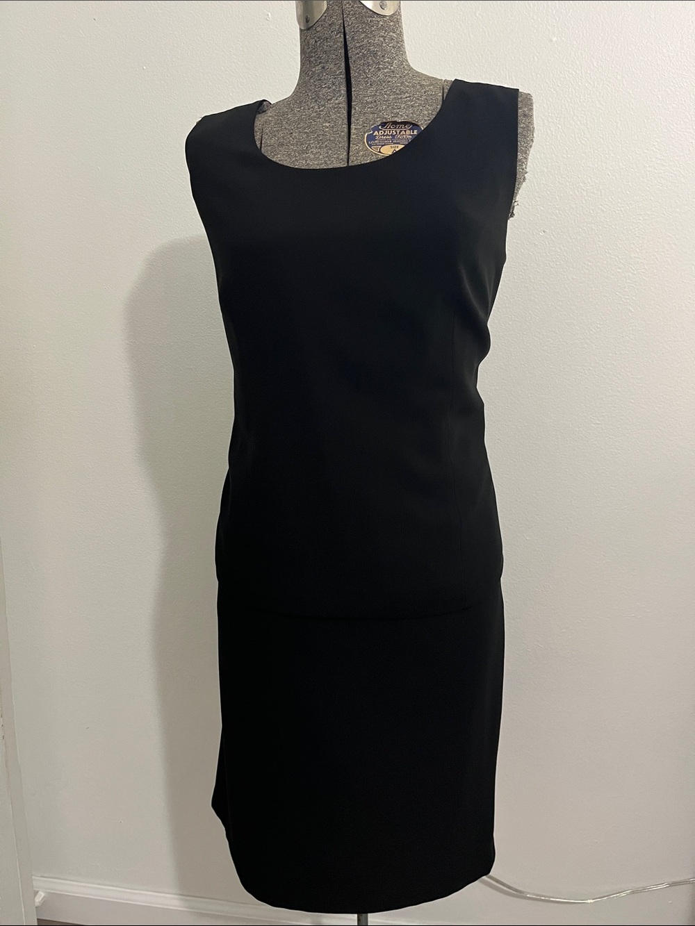 Jones New York Black Sleeveless Sheath Dress